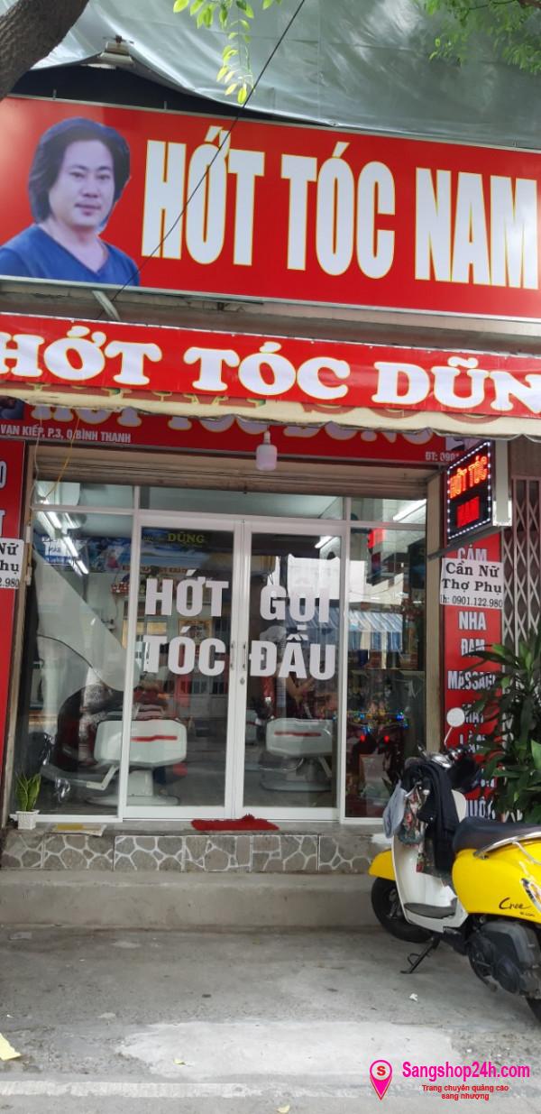 Sang tiệm tóc nằm mặt tiền đường Vạn Kiếp, phường 3, quận Bình Thạnh.
