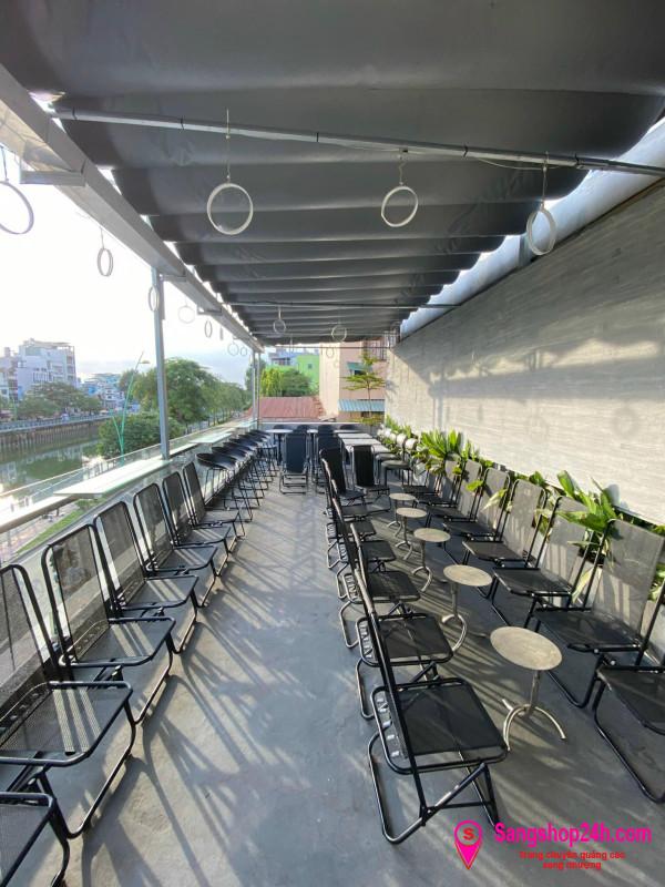 Sang quán cafe