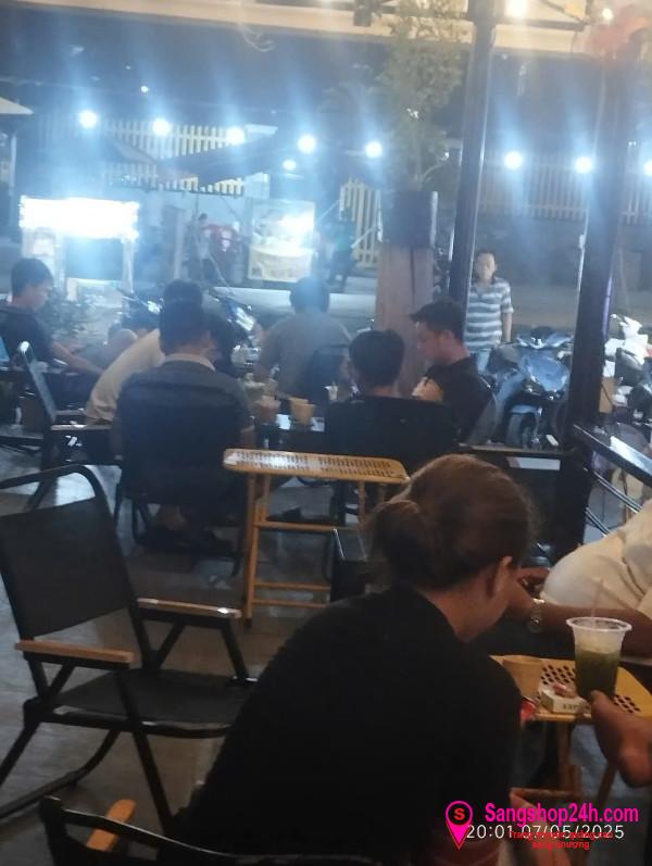 Sang quán cafe
