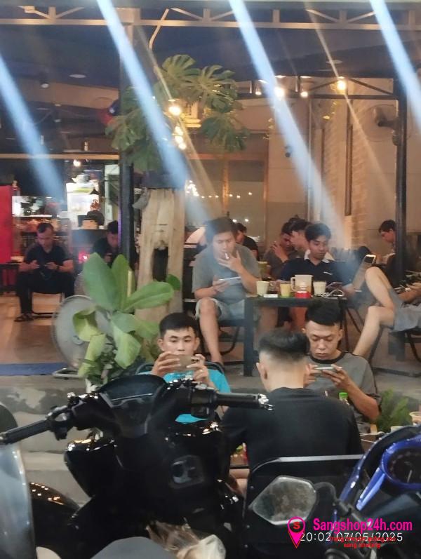Sang quán cafe