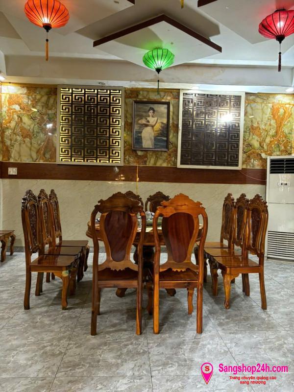 Sang nhà hàng