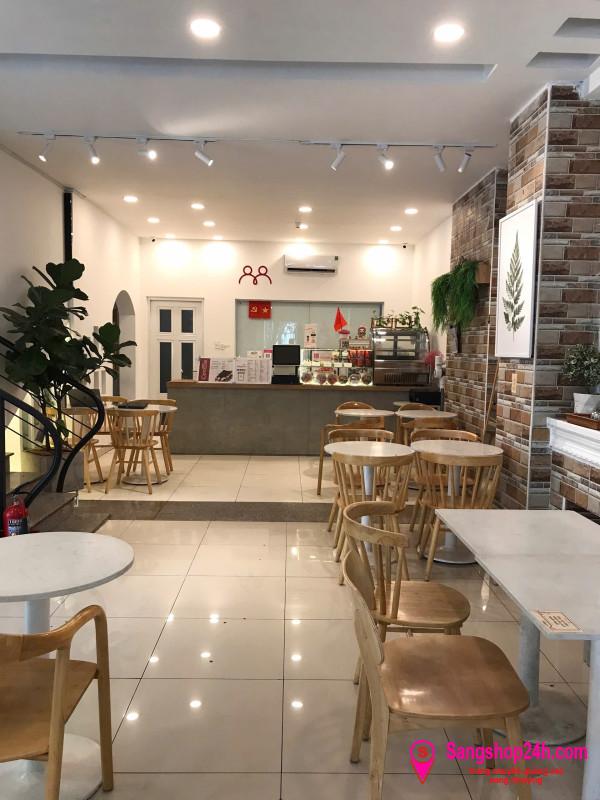 Sang quán cafe