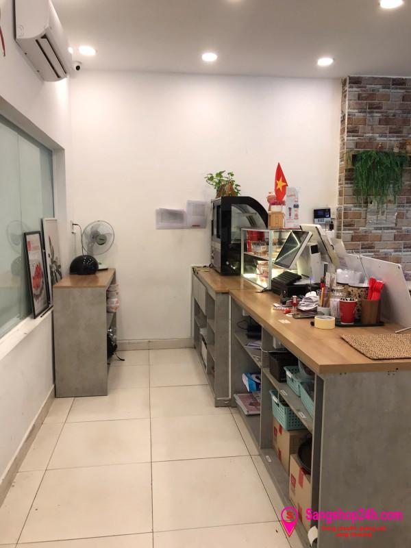 Sang quán cafe