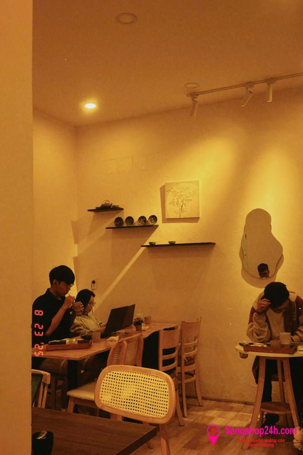 Sang quán cafe