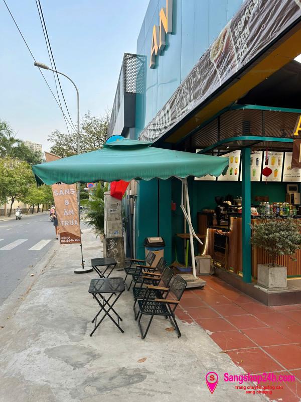 Sang quán cafe