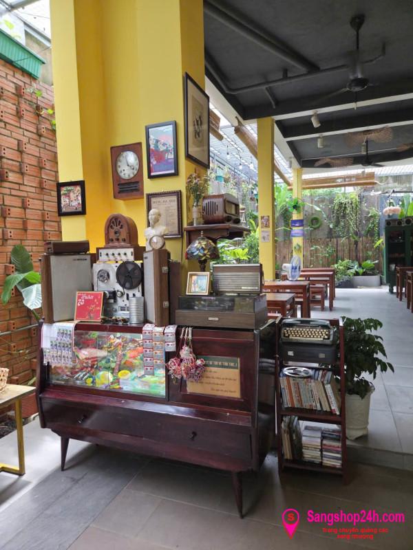 Sang quán cafe