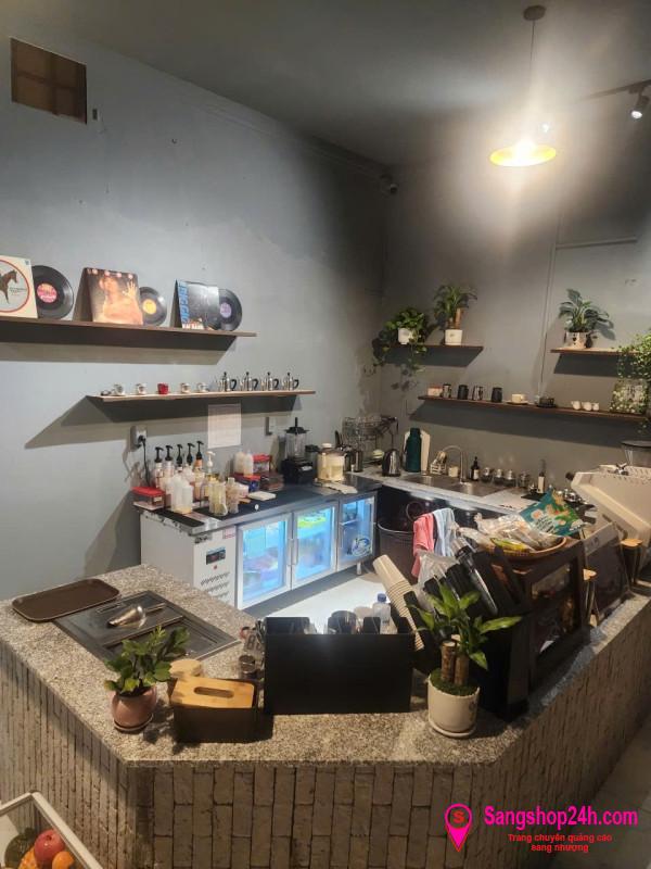 Sang quán cafe