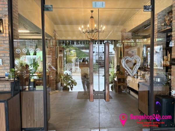 Sang nhà hàng Sang nhà hàng