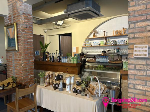 Sang nhà hàng Sang nhà hàng