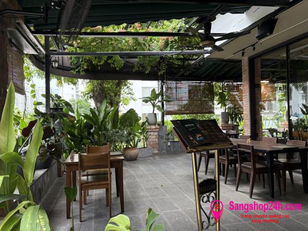 Sang nhà hàng Sang nhà hàng