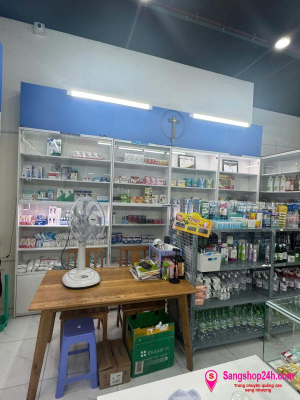 Sang nhà thuốc tây