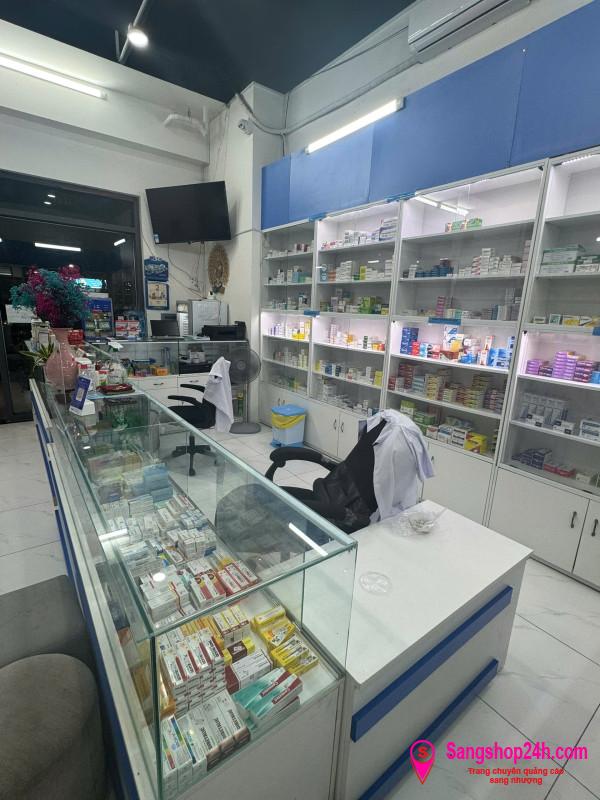 Sang nhà thuốc tây