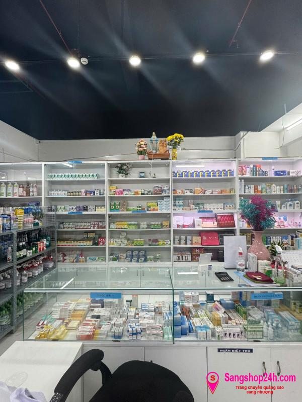 Sang nhà thuốc tây