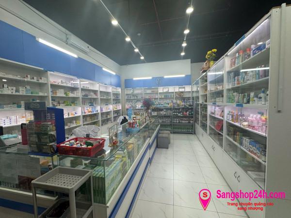 Sang nhà thuốc tây