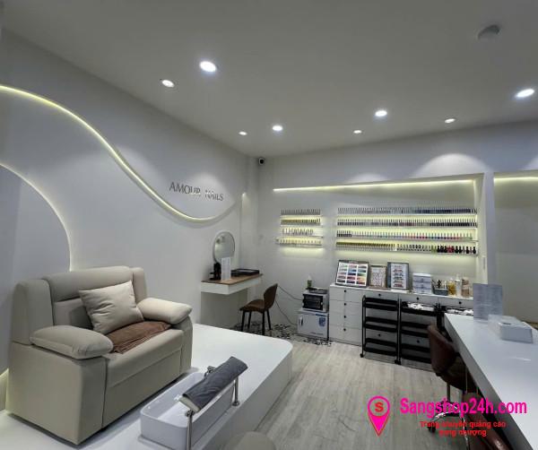 Sang tiệm tóc - nail
