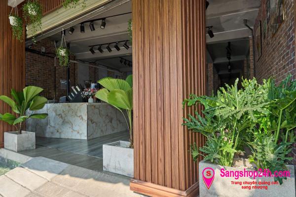 Sang quán cafe