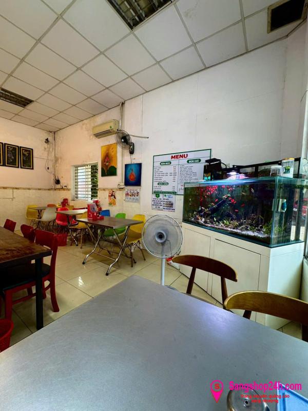 Sang quán cơm