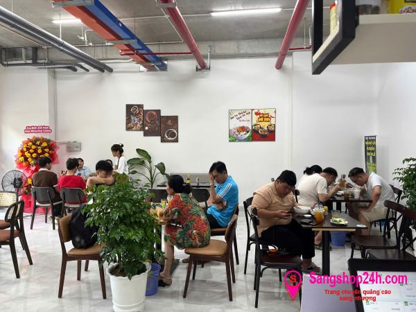 Sang quán cafe