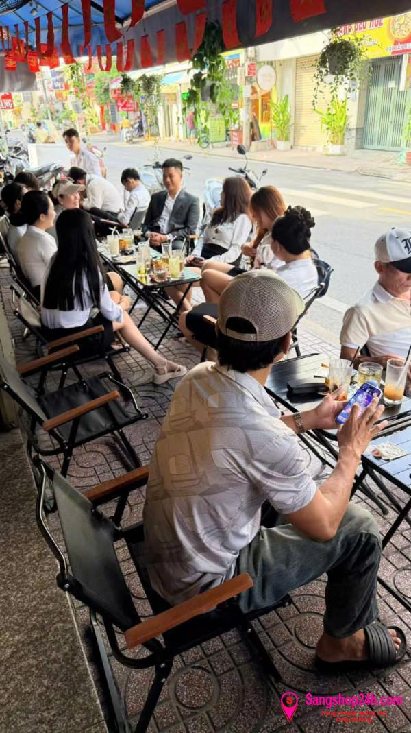 Sang quán cafe