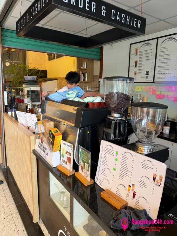 Sang quán cafe