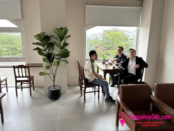 Sang quán cafe