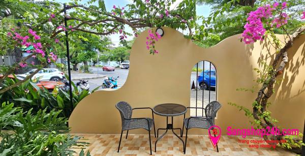 Sang quán cafe