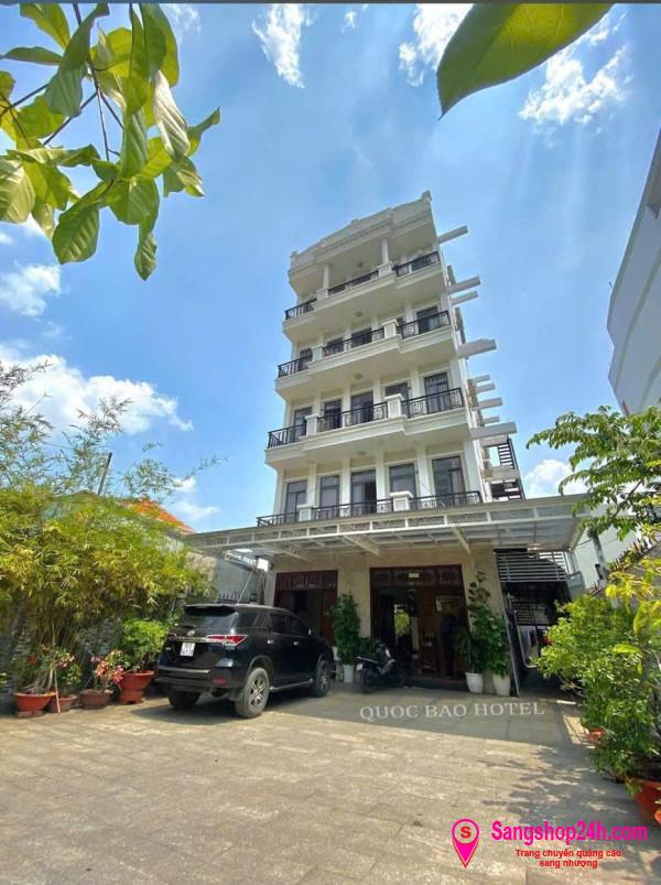 Sang khách sạn