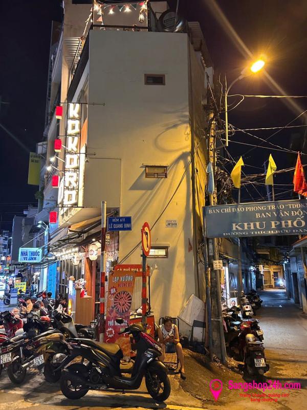 Sang quán cafe